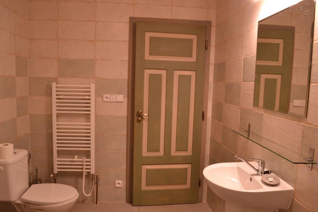 Penzion Dvur Krasikov Kokasice ภายนอก รูปภาพ